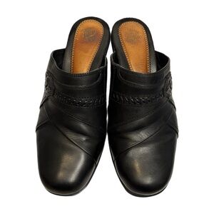 Earth Origins Layla black leather heeled clogs